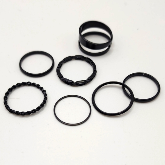 🔥7 Pcs Elegant Black Ring Set+Gift Box🎁 - Picture 5 of 5